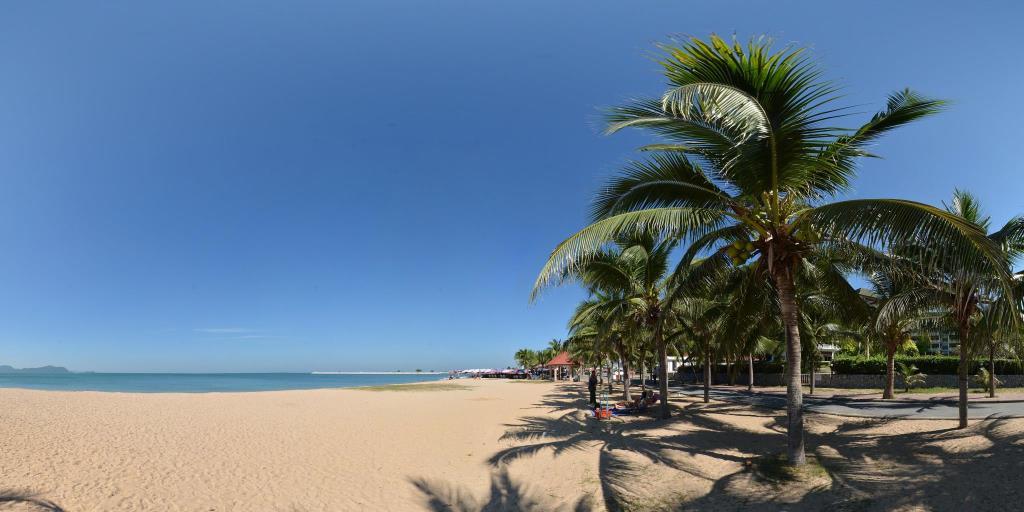 Cross Vibe Pattaya Seaphere Na Chom Thian